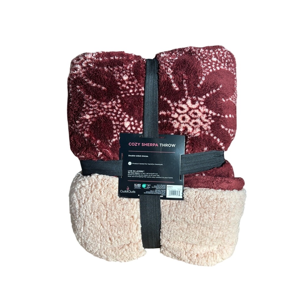 Cuddl Duds Cozy Plush & Sherpa Throw Blanket Burgundy Poinsettia 50in by 60 NEW